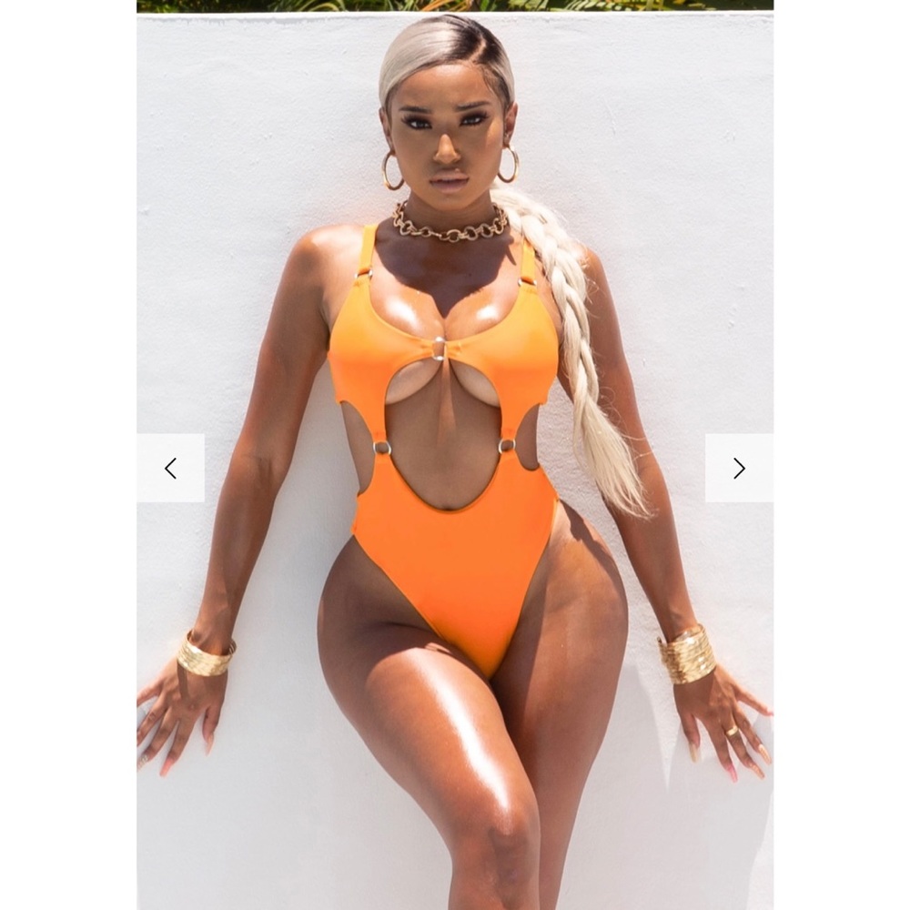 🌻 Women’s Swimsuit